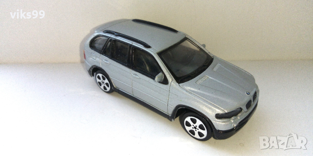 Метална количка BMW X5 1:43 Maisto, снимка 5 - Колекции - 40355474