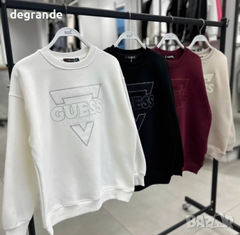 Памучна блуза Guess бродирано лого
