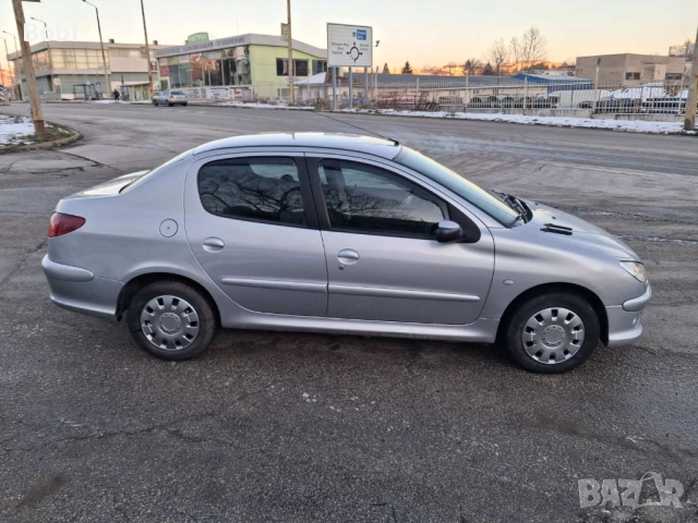 Peugeot 206 Седан 1.4i, снимка 8 - Автомобили и джипове - 39703562