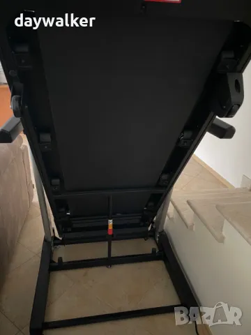 Бягаща пътека TUNTURI FitRun 90i Pro, Мотор 3.5 к.с., Скорост 0.8-20 км/ч, Bluetooth, снимка 12 - Фитнес уреди - 47869445