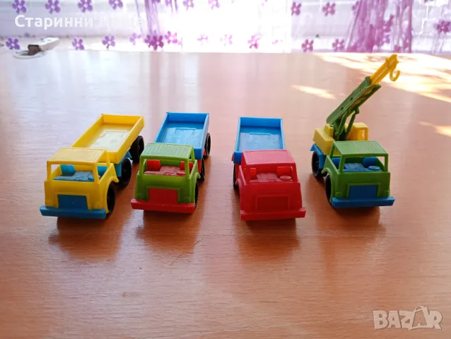 Стари мини български играчки камиончета стара пластмасова играчка камионче камион камиончета , снимка 4 - Колекции - 47699365