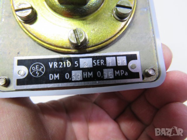 Чешки Пресостат за налягане - нерегулеруем 3х 6А/ 380V, обхват 0,63- 0,95mPa ( 9,5 атмосфери ) , снимка 3 - Други машини и части - 28401878