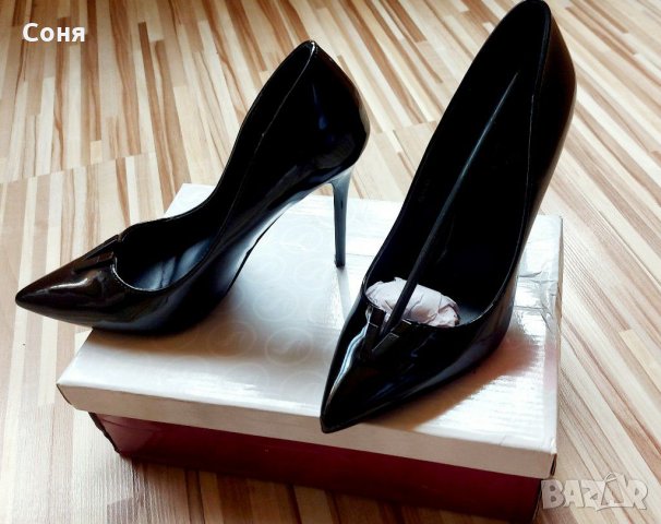 РАЗПРОДАЖБА-Уникални обувки-черен лак , снимка 1 - Дамски елегантни обувки - 32770257