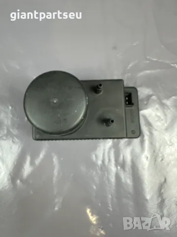 Вакуум Помпа Централно Заключване за Мерцедес Mercedes-benz W203 W209 2038000048, снимка 3 - Части - 49214664
