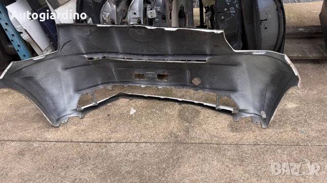 Предна Броня за Toyota Prius 2011, снимка 2 - Части - 52067068