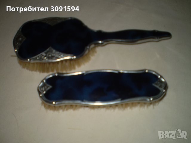 Ретро  комплект  четка за дрехи и четка за коса инкрустация бял метал и маже би син емайл, снимка 3 - Други ценни предмети - 43484654