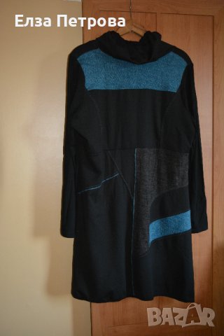 Есенно-зимна черна рокля/туника, с вълнен детайл в синьо и къдрици от тюл, снимка 3 - Рокли - 43140197