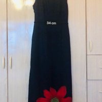  Дълга черна рокля с червено цвете, снимка 8 - Рокли - 27587512