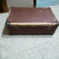 Стар запазен куфар, снимка 1 - Антикварни и старинни предмети - 38028203