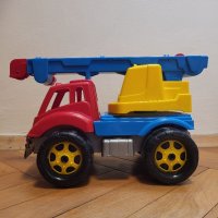 Детска играчка камионче(кран), снимка 2 - Коли, камиони, мотори, писти - 39676317