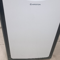 Отличен мобилен климатик! Ariston., снимка 1 - Климатици - 44913012