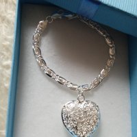 Нова, сребърна гривна с подарък луксозна подаръчна кутия.я, снимка 1 - Гривни - 43355788