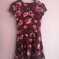 H&M рокля на цветя в цвят бордо, снимка 3 - Рокли - 44883111