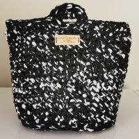  Плетена Черно-бяла чанта, снимка 2 - Чанти - 32941123