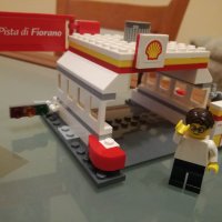 Конструктор Лего - Lego Ferrari 40195 - Shell Station polybag, снимка 2 - Конструктори - 39233955