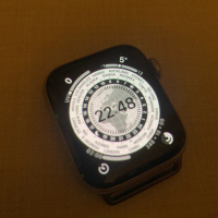 Apple watch series 4, снимка 5 - Смарт часовници - 44866964