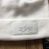 НОВА оригинална плетена бяла зимна шапка ALPHA INDUSTRIES от Германия, снимка 4 - Шапки - 43089002