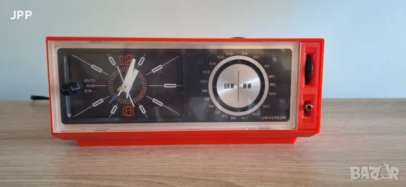 Радиочасовник Universum W2821, Германия, снимка 1