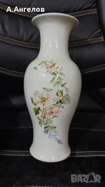 Порцеланова ваза , снимка 1