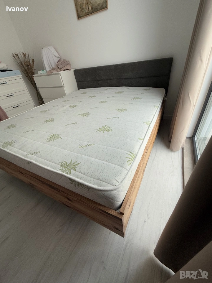 Продавам спалня + матрак 180/200, снимка 1