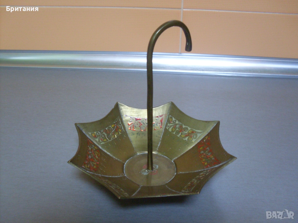 Бронзов съд- "чадър" с маркировка., снимка 1