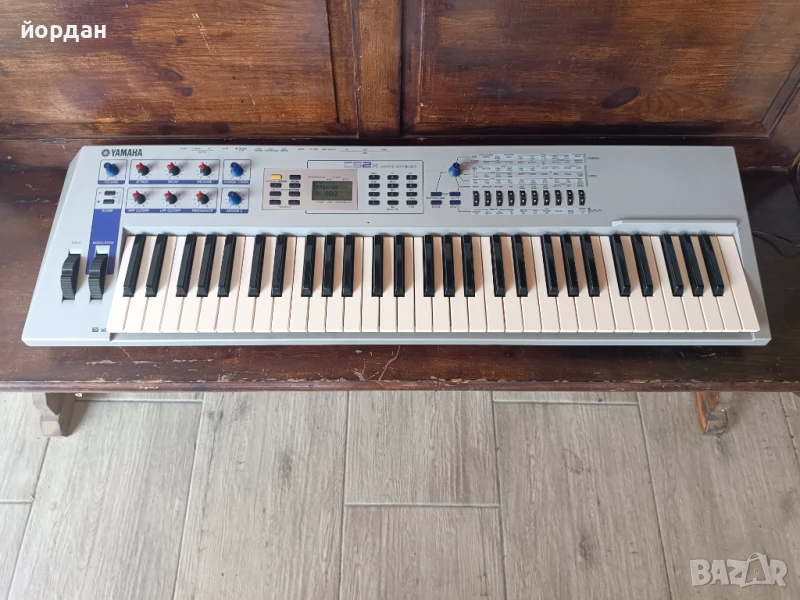 Синтезатор Yamaha CS 2x , снимка 1