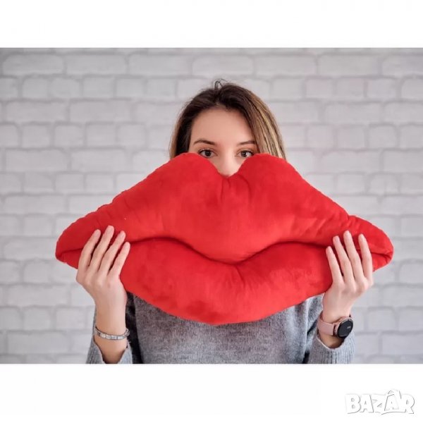 Плюшена възглавничка устни в червено. Оригинален подарък., снимка 1