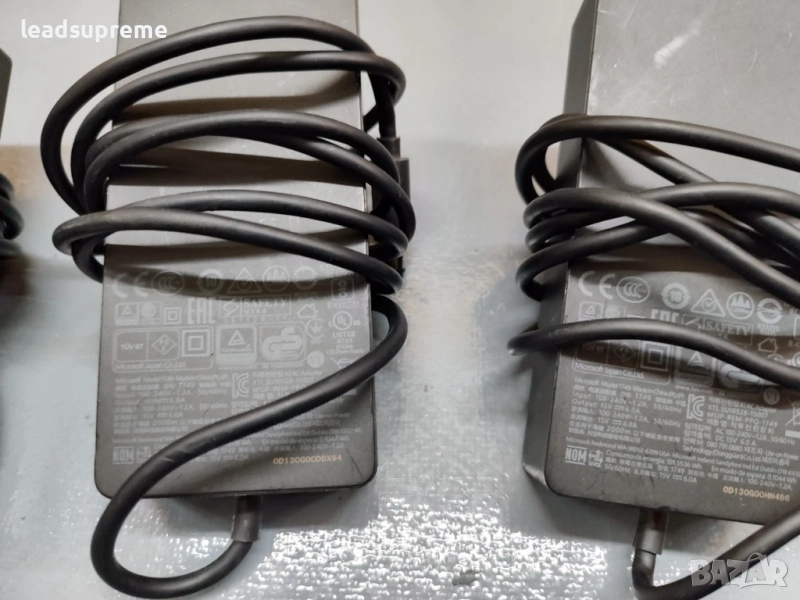 Зарядно докинг станция за Microsoft Surface - Microsoft 1661 Surface Docking Station, снимка 1