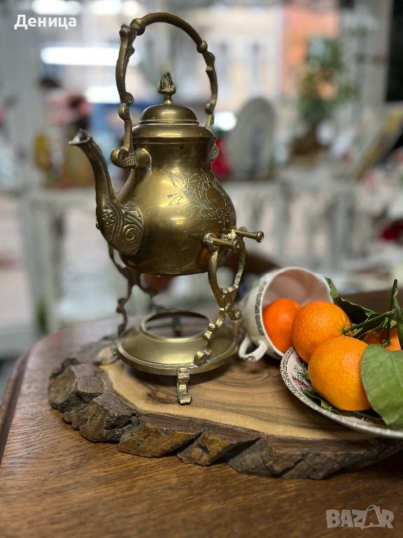 Жесток комплект от месингов чайник и елегантна орнаментирана стойка♥️ йник. Ръчно изработен , снимка 1