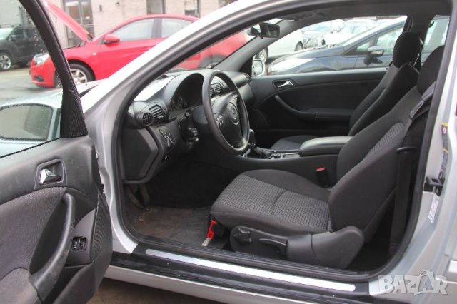 Мерцедес ц класа купе НА ЧАСТИ 2.2 дизел 646 двигател, снимка 5 - Части - 43026287