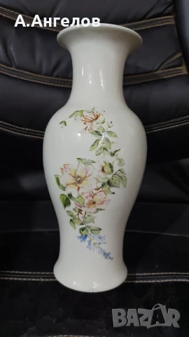 Порцеланова ваза 