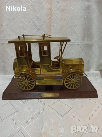 Масивен голям месингов модел на ретро такси за бюро или др. автомобилна диарама