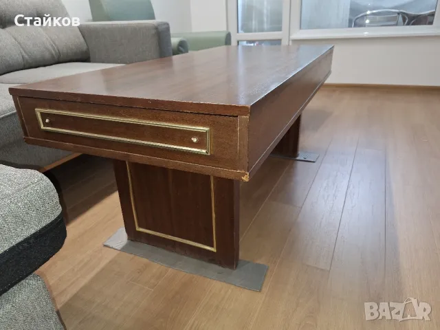 Холна маса масив бук с орехов фурнир,130Х60Х56см, снимка 2 - Маси - 47559986