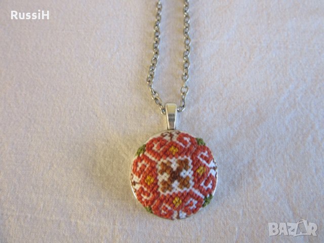 Ръчно бродирани бижута  с българска шевица, снимка 3 - Бижутерийни комплекти - 28672146