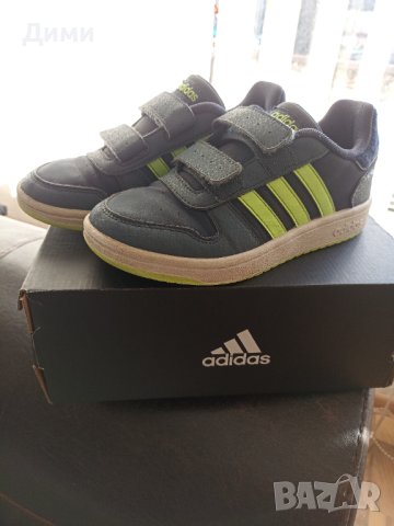 Продават се маратонки за момче Адидас