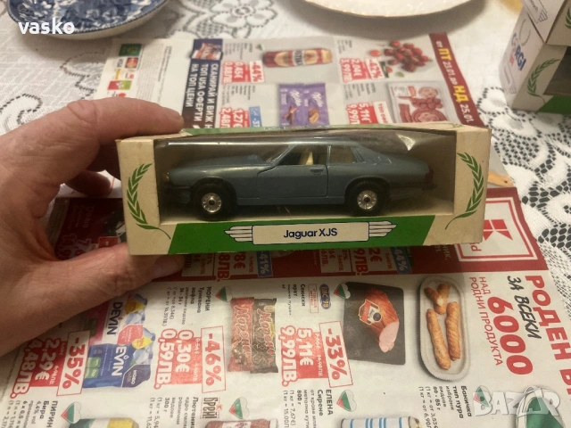 Английско Корги 1:43 Jaguar XJS, снимка 9 - Колекции - 53250333