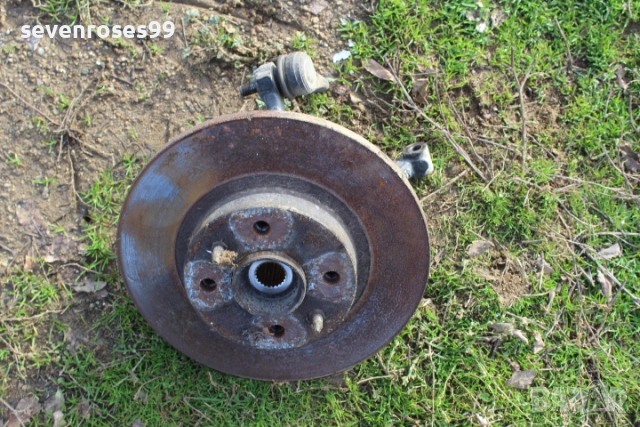 Шенкел главина с диск десен Фиат Пунто 2 2001 1.2i 60 Fiat Punto 2  2/3врати, снимка 2 - Части - 53194054