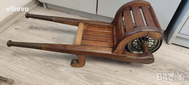 Декоративна, ръчно изработена дървена количка, снимка 3 - Антикварни и старинни предмети - 52560228