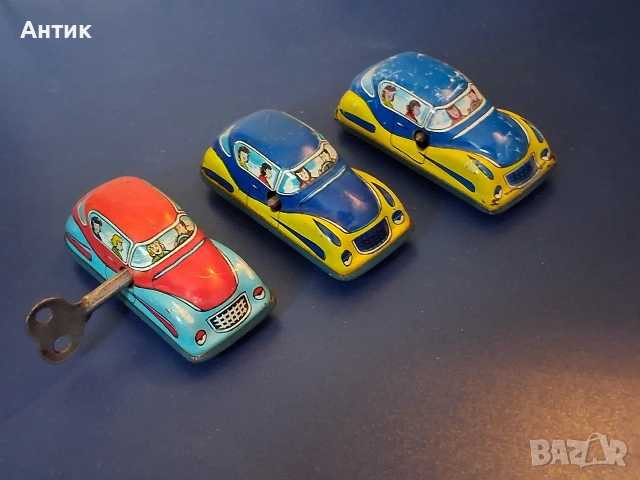 Стари Метални Механични Играчки Автомобилчета от Соца