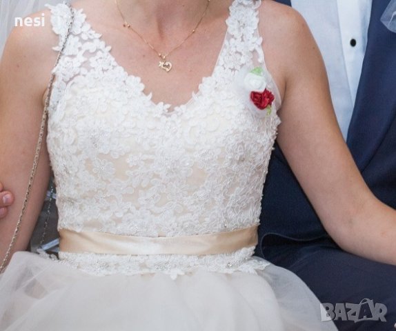 Сватбена/Булчинска рокля.Luxuary fashion-шампанско. Многопластова, страничен цип, елегантна бродерия, снимка 2 - Рокли - 43158586