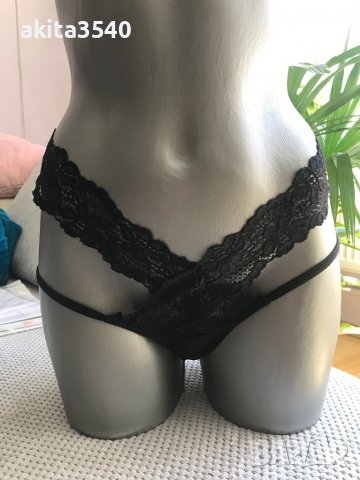 Черни и бели дамски бикини с дантела