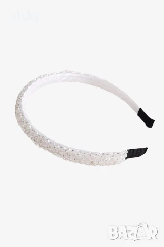 Диадема с камъни в червено, бяло, синьо или черно, вдъхновена от Petite Fleur, снимка 3 - Аксесоари за коса - 43966046