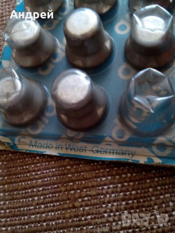 Стари бутони,бутонки Адидас,Adidas, снимка 5 - Други ценни предмети - 26635762