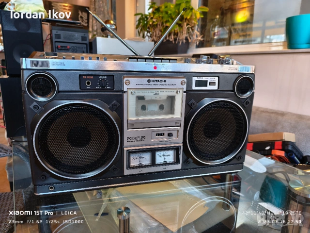 Hitachi TRK-8180, снимка 3 - Радиокасетофони, транзистори - 53501698