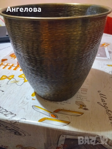 Метална купа саксия