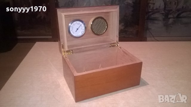 ХУМИДОР-Кутия за пури с влагомер от ароматно дърво-18Х12Х11СМ