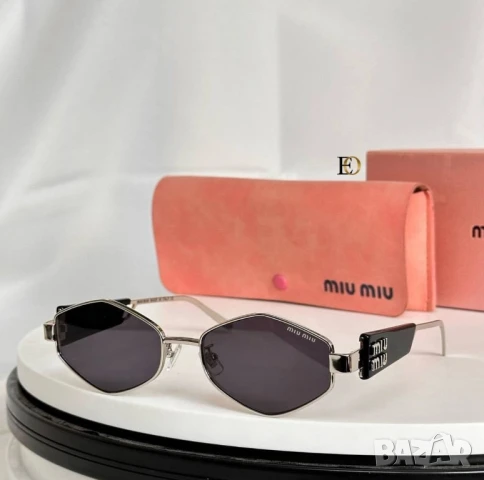 очила с калъф prada miu miu , снимка 16 - Слънчеви и диоптрични очила - 50571493