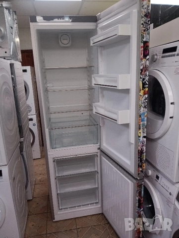 Комбиниран хладилник с фризер Liebherr КОМИКС A+++ 2 години гаранция!, снимка 4 - Хладилници - 52338796