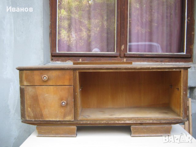 тоалетка с огледало