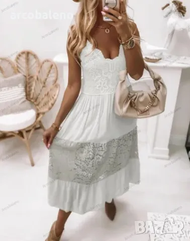 Дамска рокля без ръкави с дантелени шевове 
